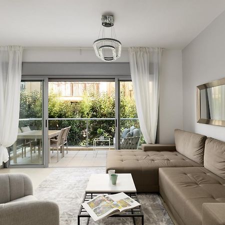 Quiet Hideaway & Terrace Near Beach By Feelhome Tel Aviv Bagian luar foto