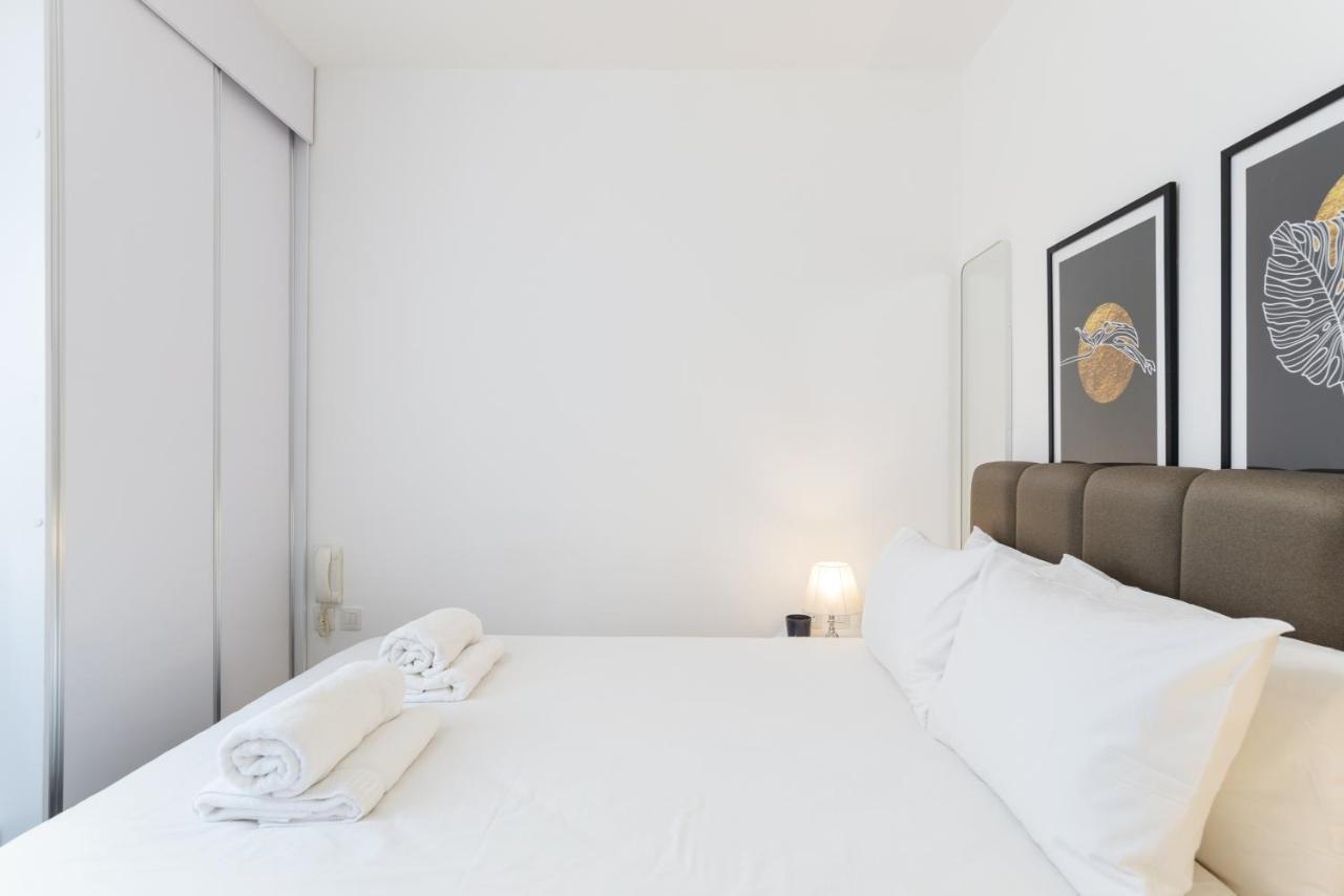 Quiet Hideaway & Terrace Near Beach By Feelhome Tel Aviv Bagian luar foto