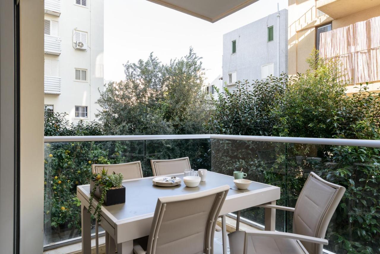 Quiet Hideaway & Terrace Near Beach By Feelhome Tel Aviv Bagian luar foto